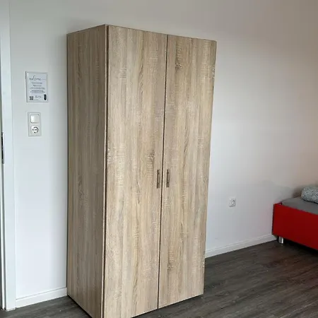 Private With Parking In Hostel Wesseling