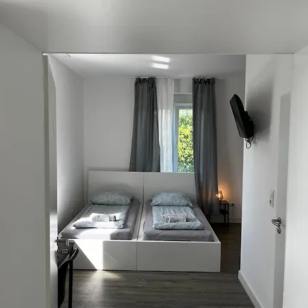 Hostel Private With Parking In