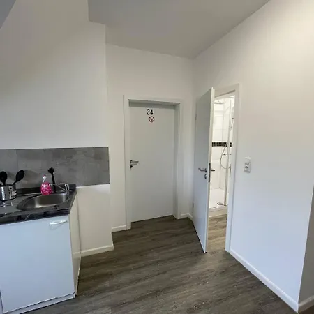Private With Parking In Hostel Wesseling