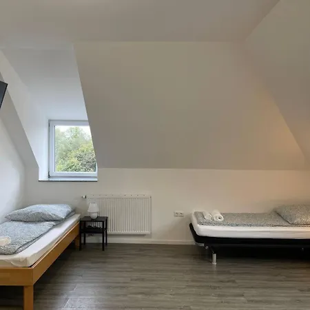 Hostel Private With Parking In