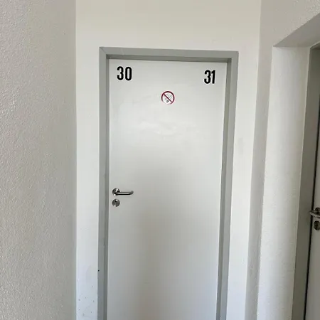 Private With Parking In Hostel