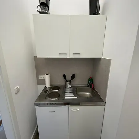 Hostel Private With Parking In *