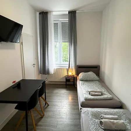 Hostel Private With Parking In *