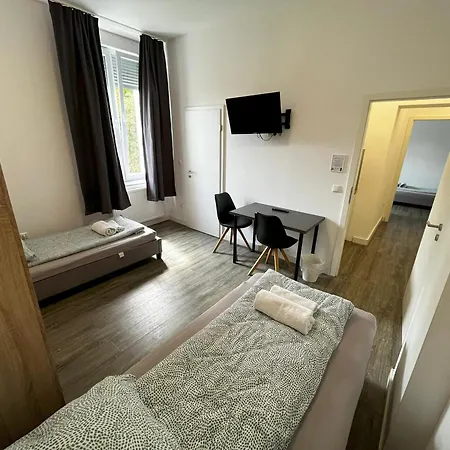 Hostel Private With Parking In