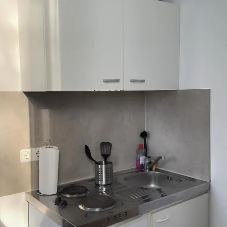 Hostel Private With Parking In Wesseling